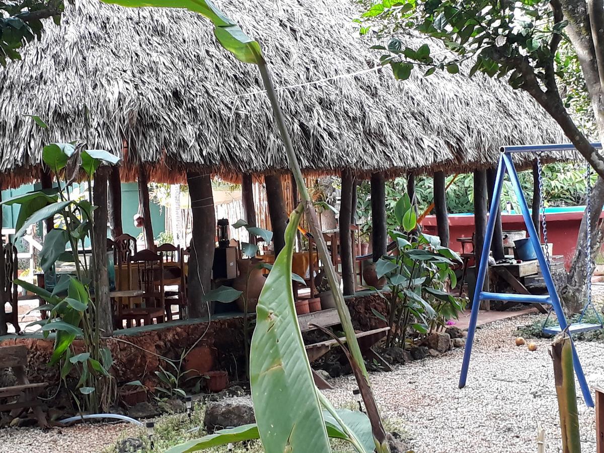 El Chac Mool Bed & Breakfast Santa Elena Eksteriør bilde