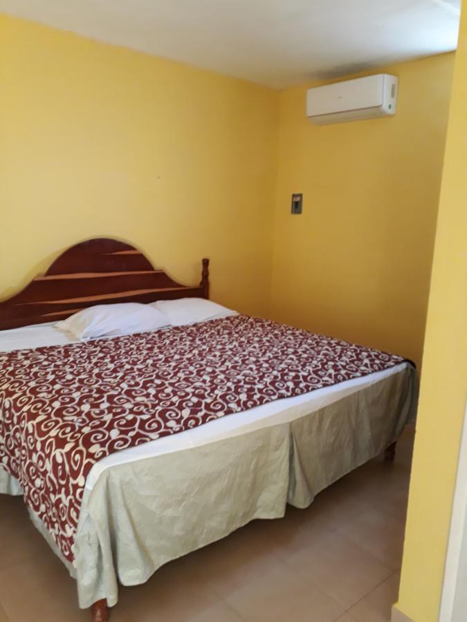 El Chac Mool Bed & Breakfast Santa Elena Rom bilde